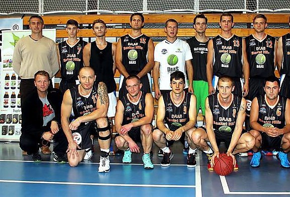 Koszykarze DAAS Basket Hills Bielsko-Biała pokonali w meczu sparingowym II ligowy Cieszyn jednym punktem. 