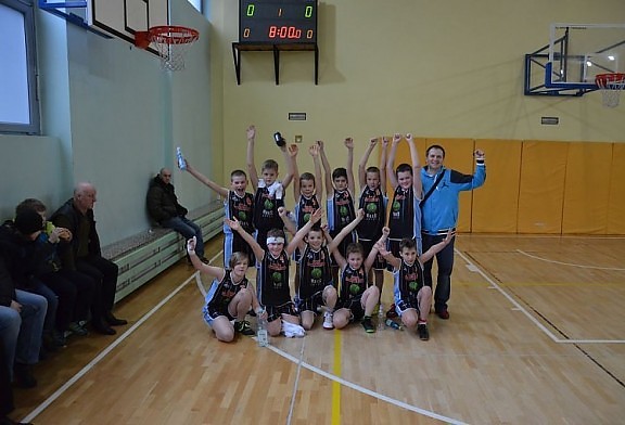 Dwa zwycięstwa najmłodszych Hillsów!