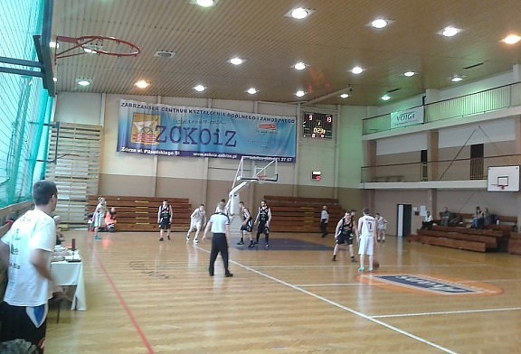 MKS Zabrze wygrywa 2 punktami