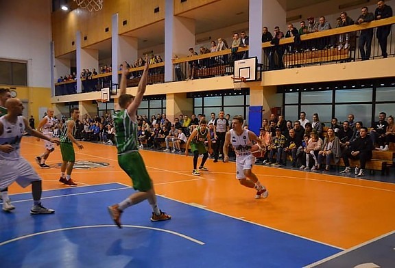 Wygrana w pierwszym meczu u siebie